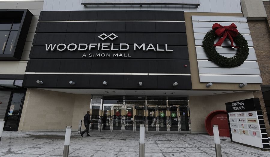 Woodfield Mall in Schaumburg is using security guards to check patrons' vaccination status before entering the Dining Pavilion on the upper level.